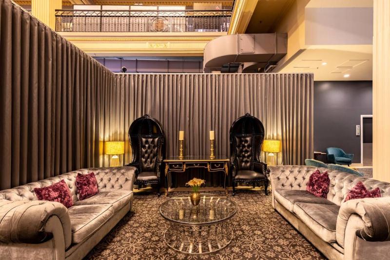 Elegance and heritage stay - CBD - image 8