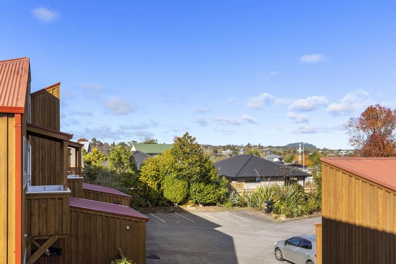 Central Lake View Townhouse - image 31