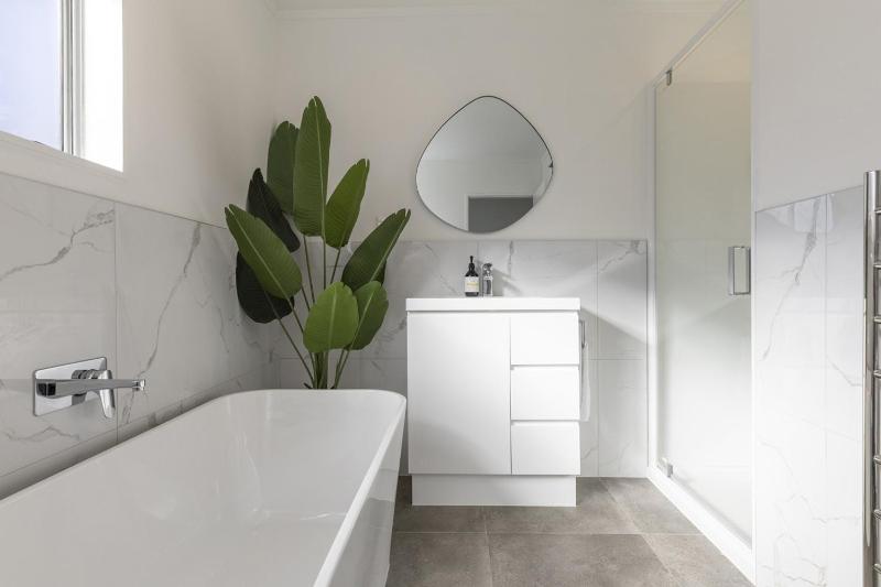 Central Lake View Townhouse - image 2