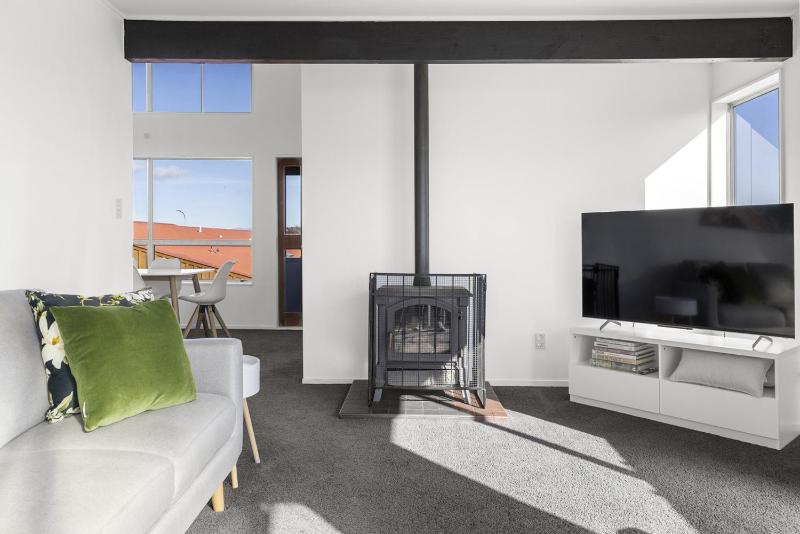 Central Lake View Townhouse - image 9