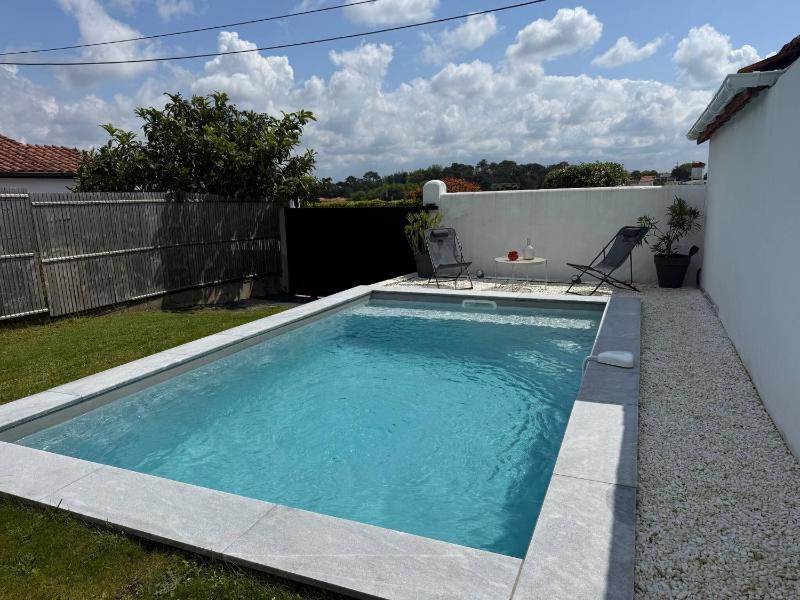 Maison Piscine Jardin Parking - image 26