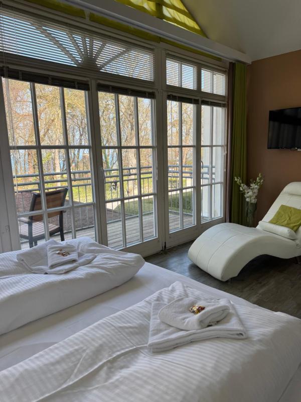 Superior Double Room image 3