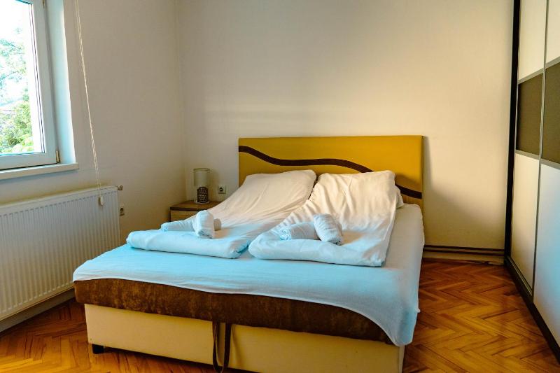 Deluxe apartments - image 7