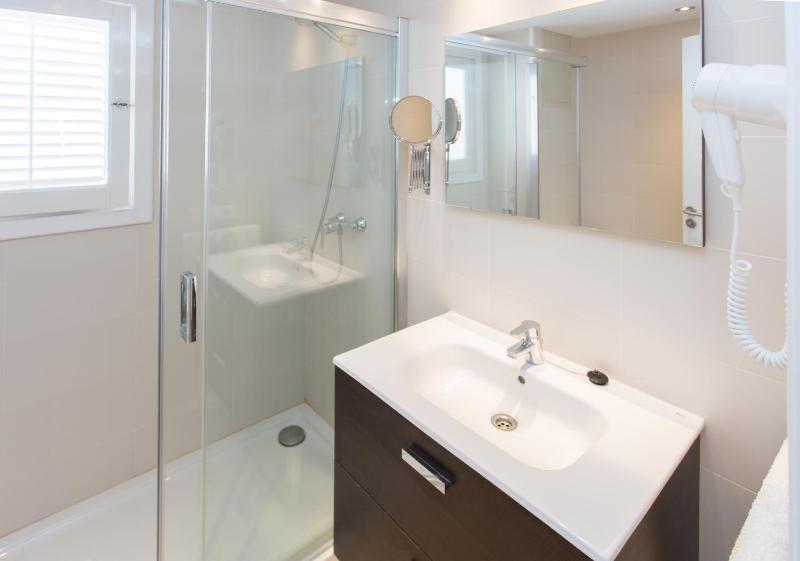 Superior Two-Bedroom Apartment image 2