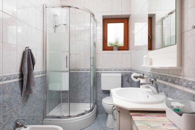 Two-Bedroom Apartment with Balcony and Sea View image 4