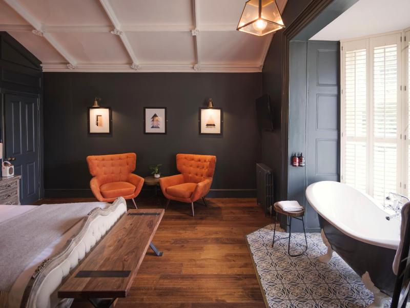 King Room image 2