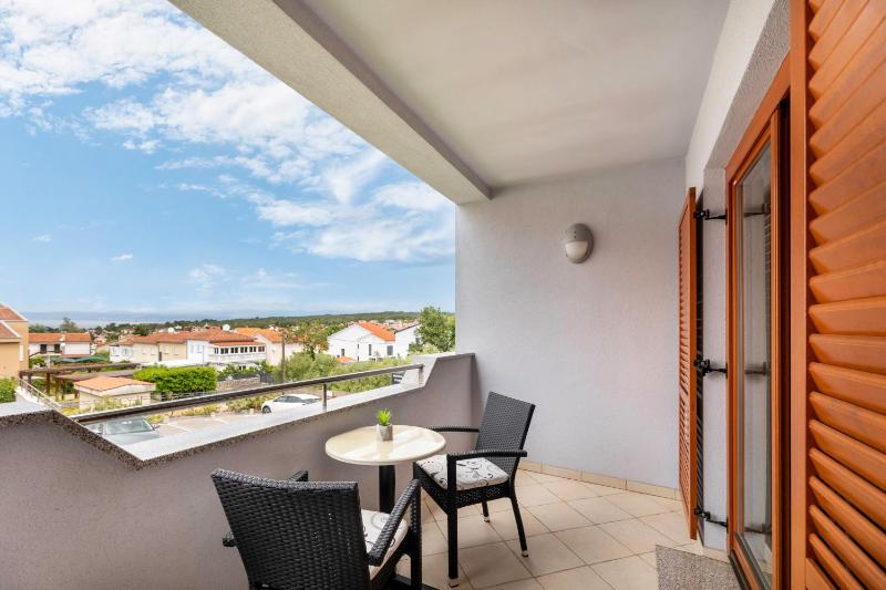 Comfort One-Bedroom Apartment with Balcony and Sea View image 3