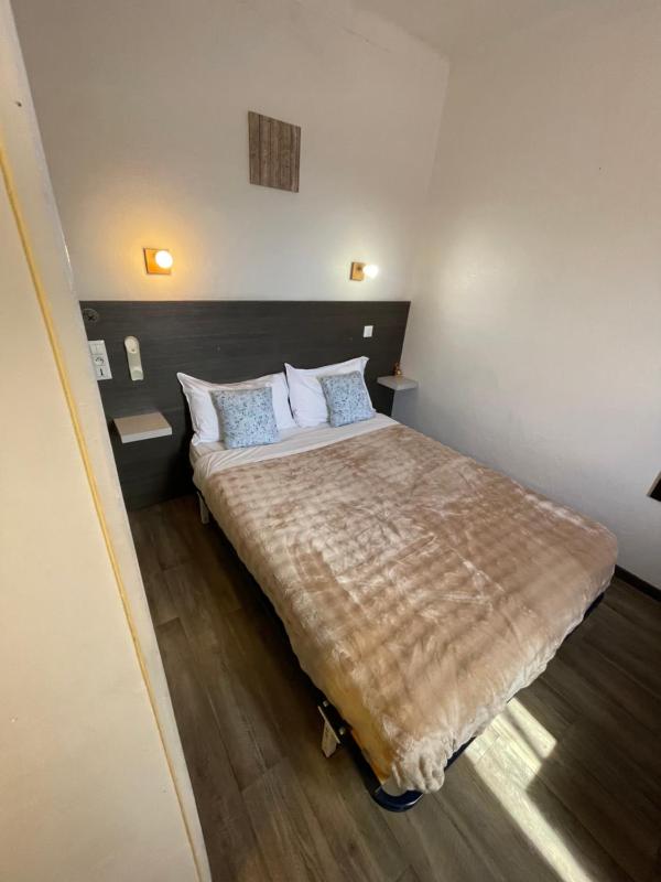 Standard Double Room image 1