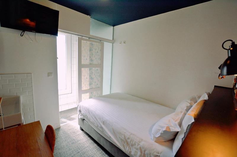 Standard Single Room image 4