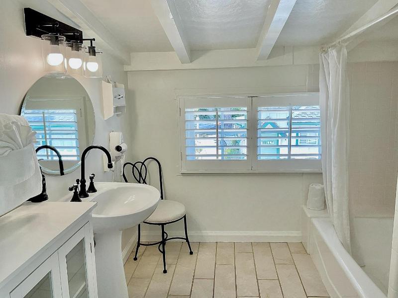 Carmel HideAway Ocean View image 4