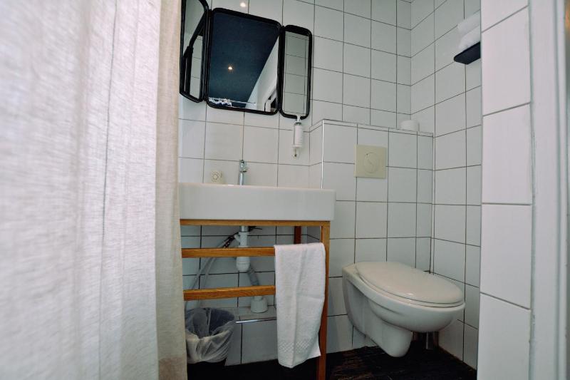 Standard Double Room image 2