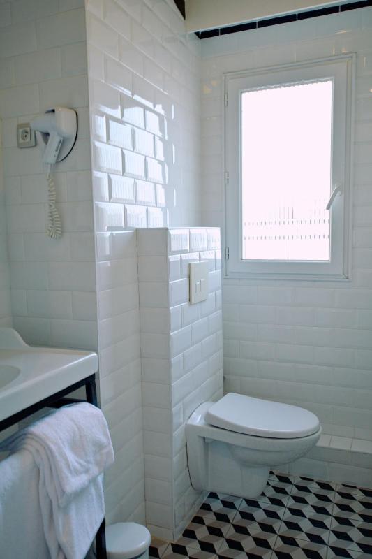 Superior Triple Room image 4