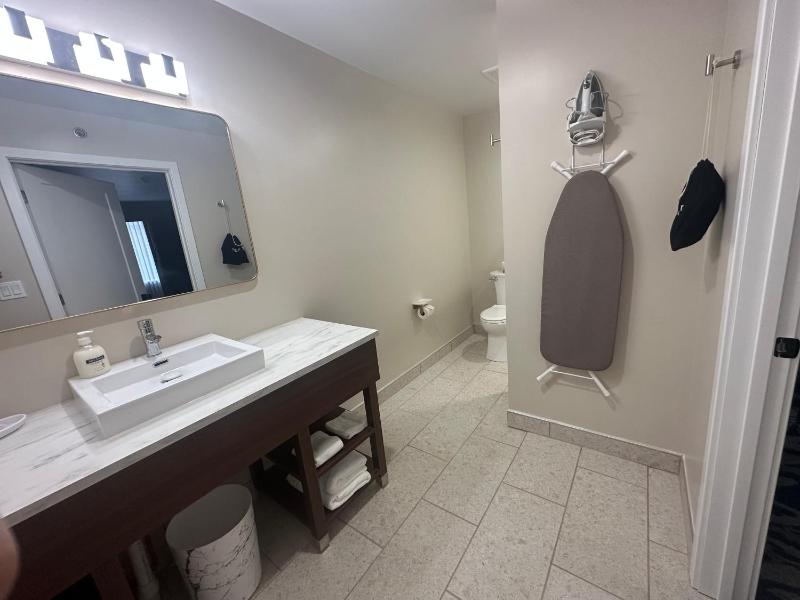 King Suite image 2