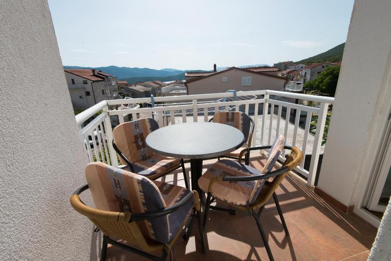 One-Bedroom Apartment with Balcony image 2