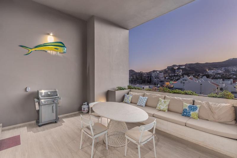 Cabo Marina Luxury Condo Jacuzzi & Terrace - image 4