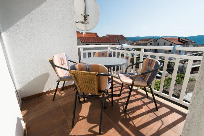 One-Bedroom Apartment with Balcony image 2