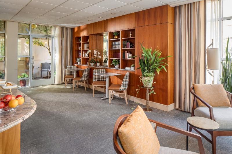 Park Lane Suites & Inn - image 44