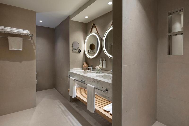 Lale Suite image 3