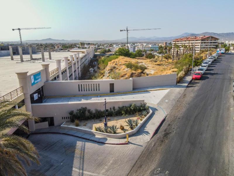 2 BR Cabo Marina Walk to Beach & Private Jacuzzi - image 5