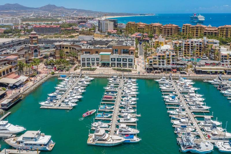 2 BR Condo at Cabo Marina Private Jacuzzi & Grill - image 5