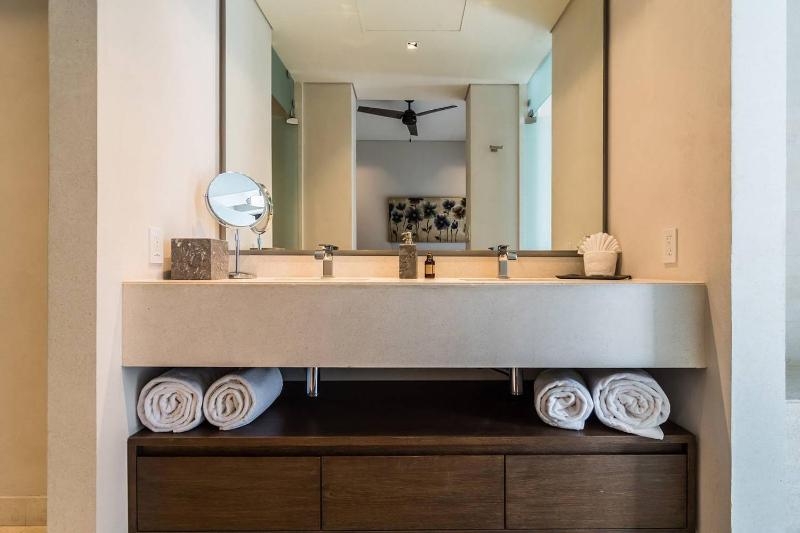 2 BR Condo at Cabo Marina Private Jacuzzi & Grill - image 4