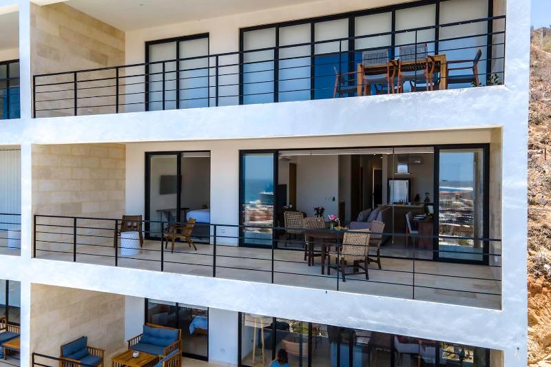 Stunning Ocean Views & Walk to Cabo Marina - image 11