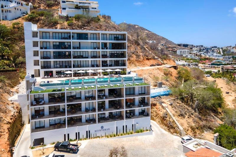 Stunning Ocean Views & Walk to Cabo Marina - image 2