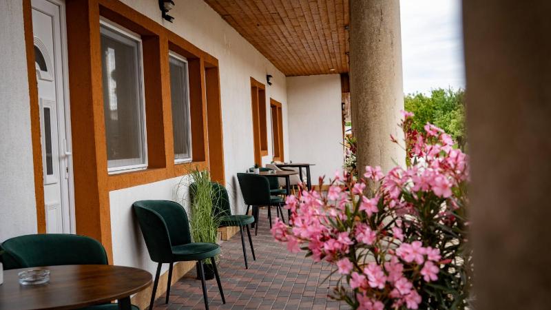 Standard Double Room image 2