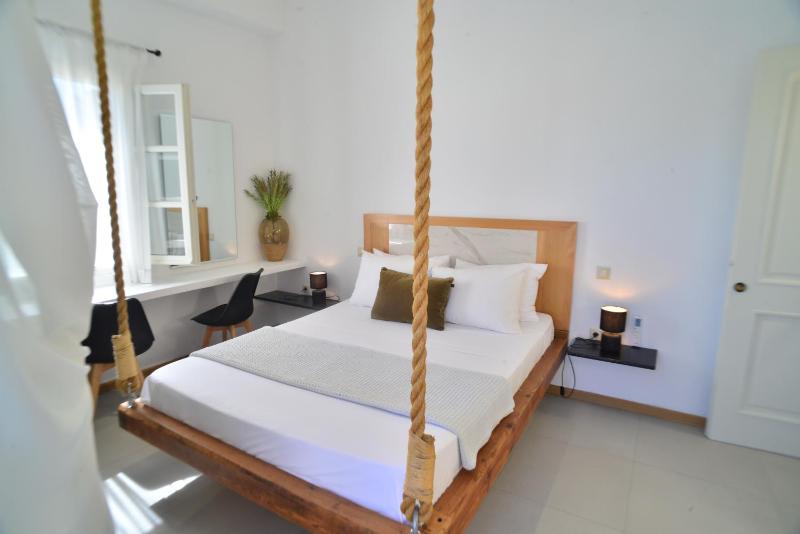 Double Room with Balcony image 1