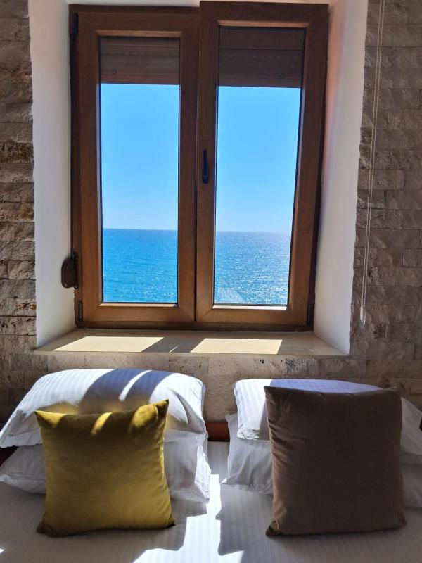 Deluxe Double Room with Sea View image 1