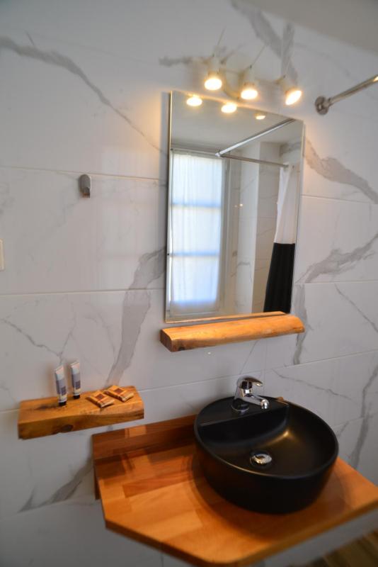 Triple Room with Balcony image 4