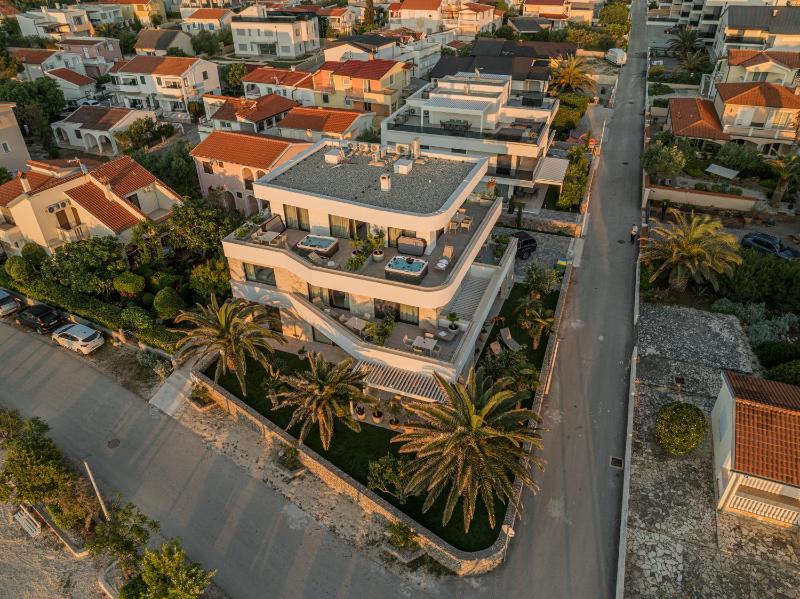 Apartments Dernaj - image 4
