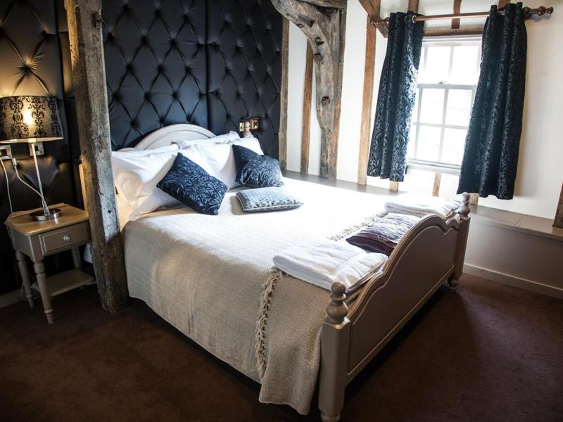 Double Room with Private Bathroom image 3