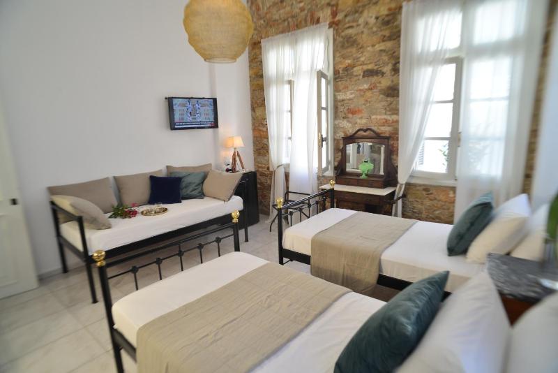 Triple Room image 3