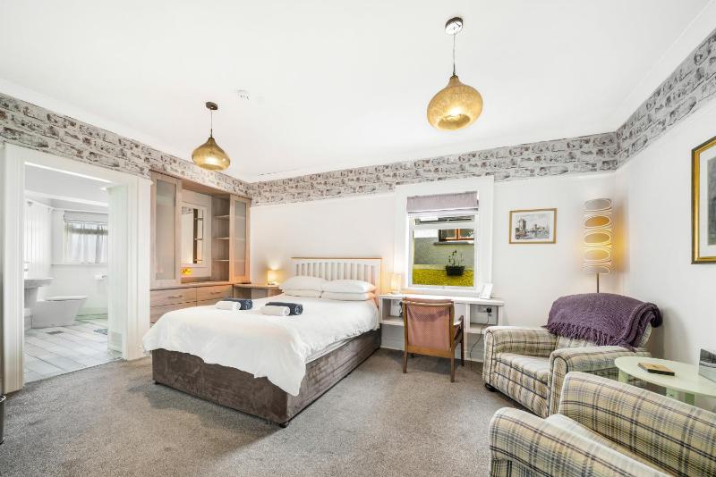 Deluxe Double Room image 1