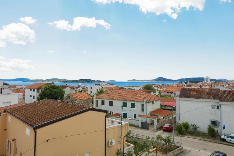 One-Bedroom Apartment with Terrace image 3