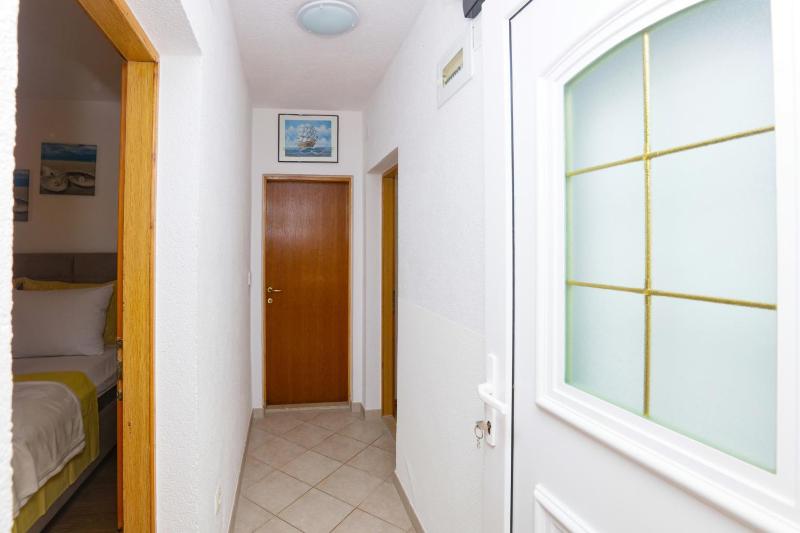 One-Bedroom Apartment with Terrace image 2
