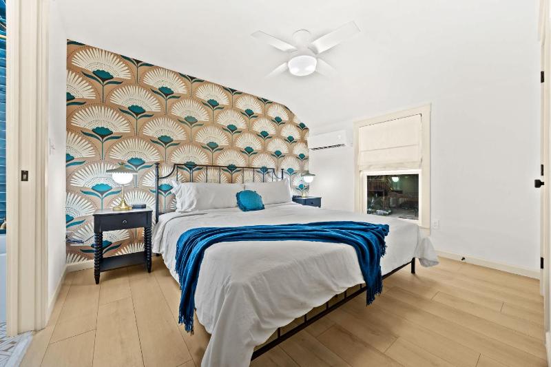 The Gatsby Carriage House Luxe Stay w Game Room - image 48