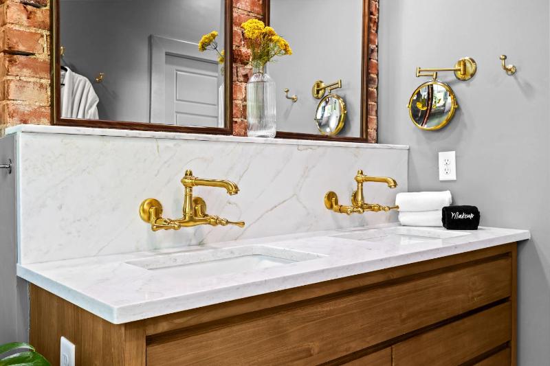 Gatsby Estate Luxe 7BR Retreat with Game Room - image 14