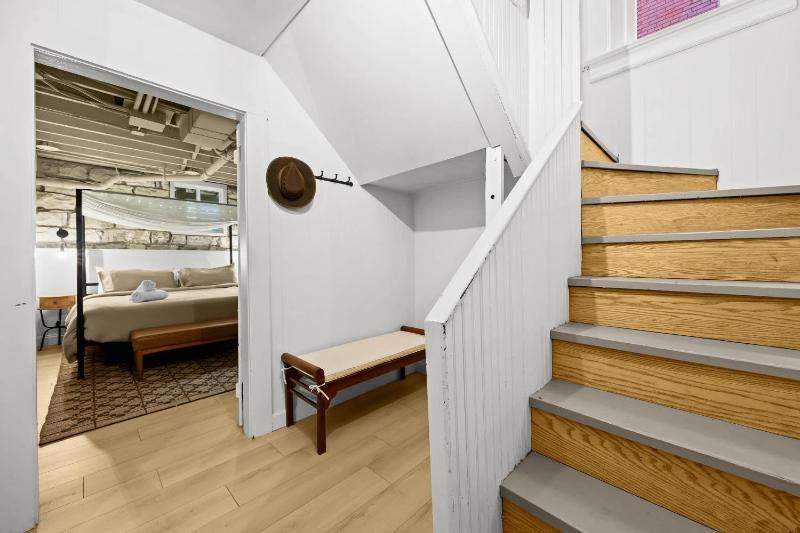 Gatsby Glam 3BR Speakeasy Retreat in Louisville - image 22
