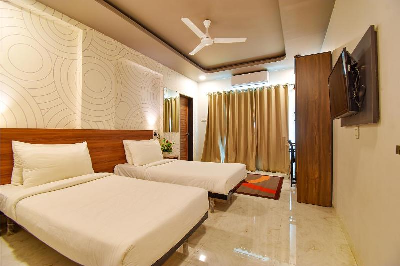 FabHotel Manomay Homes - Nr Manish Nagar - image 8
