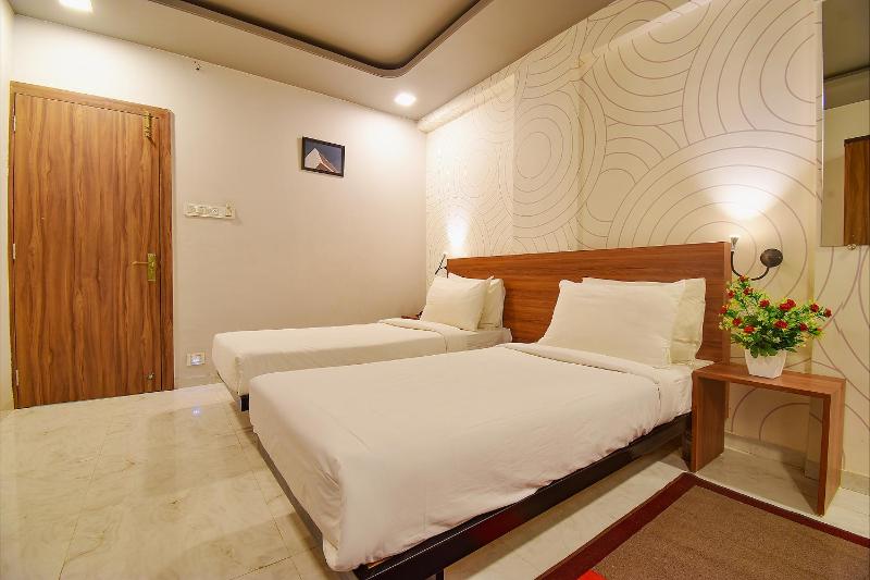 FabHotel Manomay Homes - Nr Manish Nagar - image 12