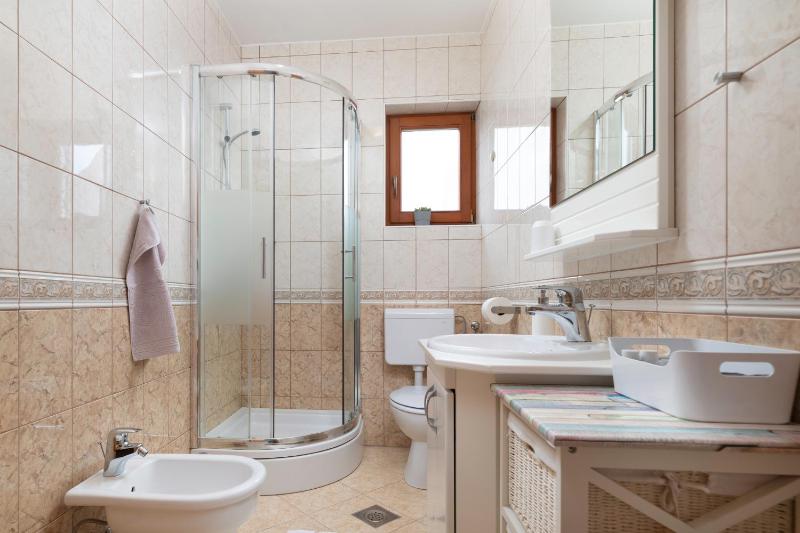 Two-Bedroom Apartment with Balcony and Sea View image 4