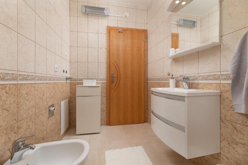 Comfort One-Bedroom Apartment with Sea View  image 4