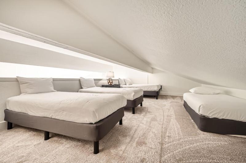 Lance's West 7 Condominium - image 12
