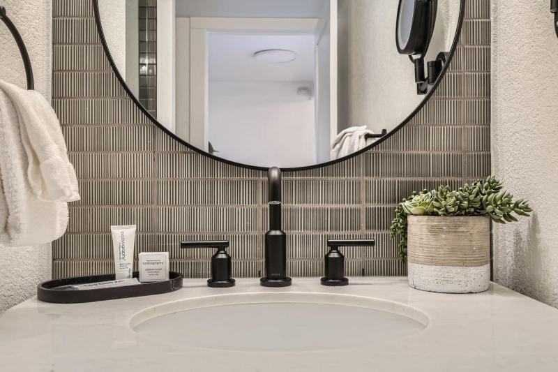 Lance's West 7 Condominium - image 7