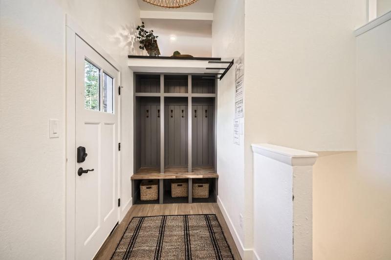 Lance's West 7 Condominium - image 9
