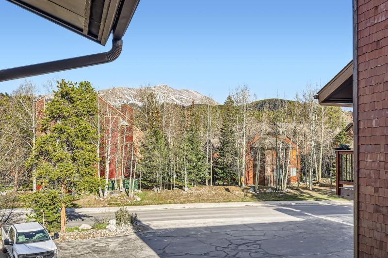 Lance's West 7 Condominium - image 10