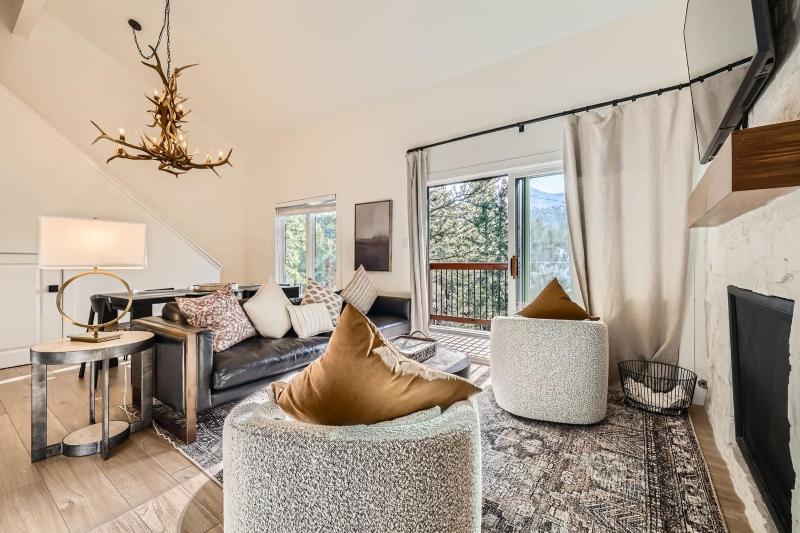 Lance's West 7 Condominium - image 4