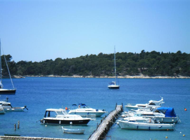 One-Bedroom Apartment with Balcony and Sea View image 2
